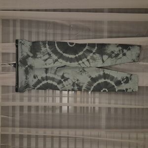 PINK Tie Dye Activewear Leggings Size M but fits like a small